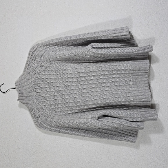 Michael Kors sweater in perfect condition - Picture 2 of 4